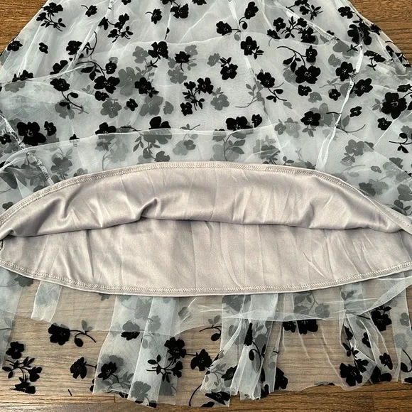 NWOT Chicwish 3D POSY LINED DOUBLE-LAYERED MESH MIDI SKIRT IN DUSTY BLUE XS - Picture 11 of 14